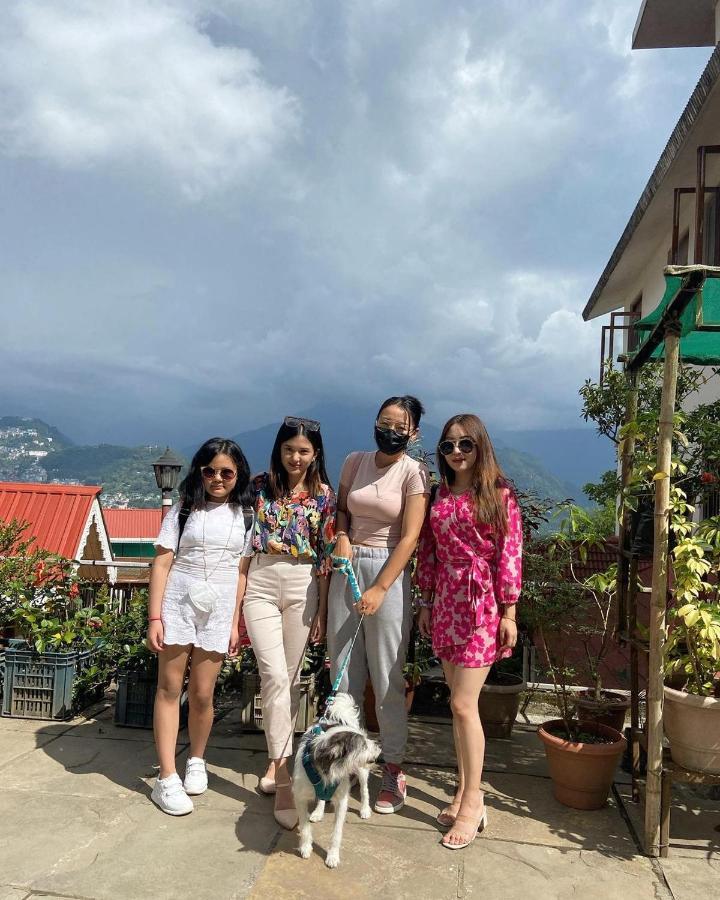 A Pousada Backpackers Den Gangtok Exterior foto