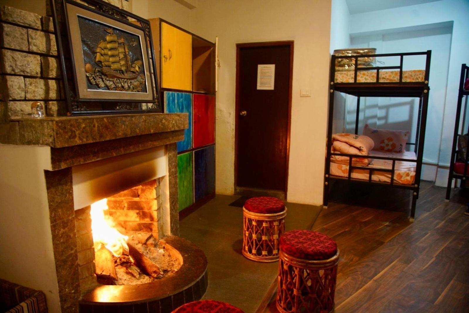 A Pousada Backpackers Den Gangtok Exterior foto