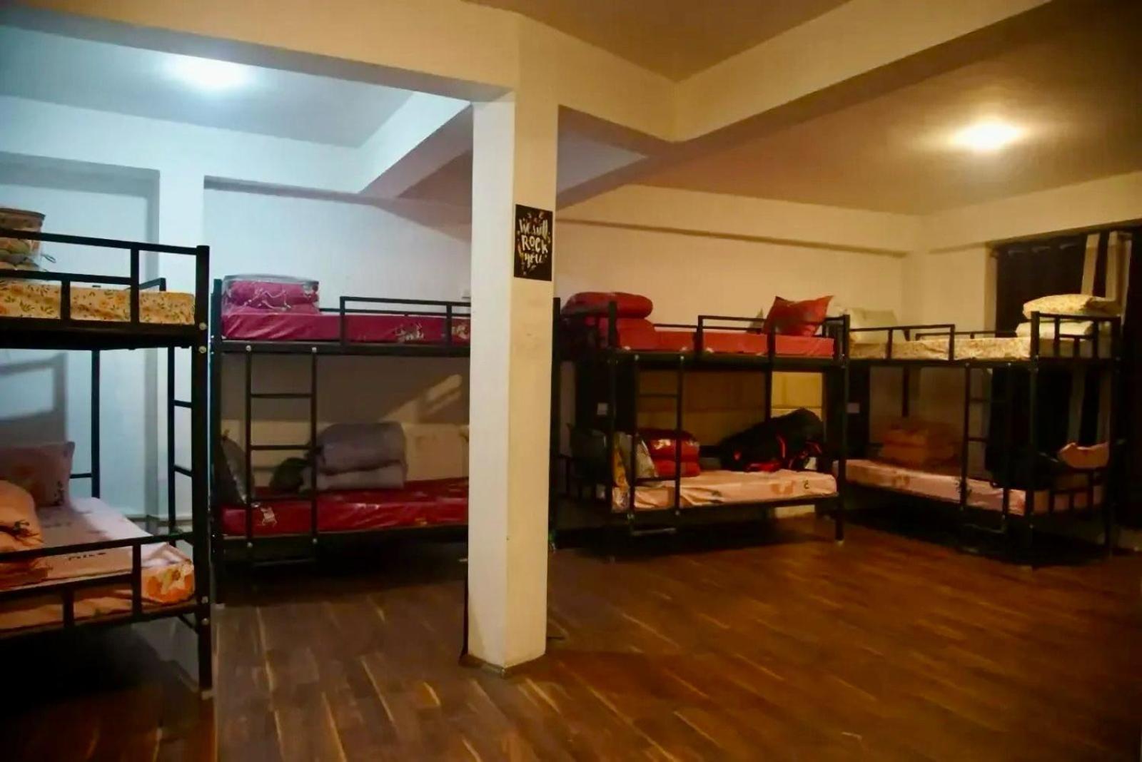 A Pousada Backpackers Den Gangtok Exterior foto