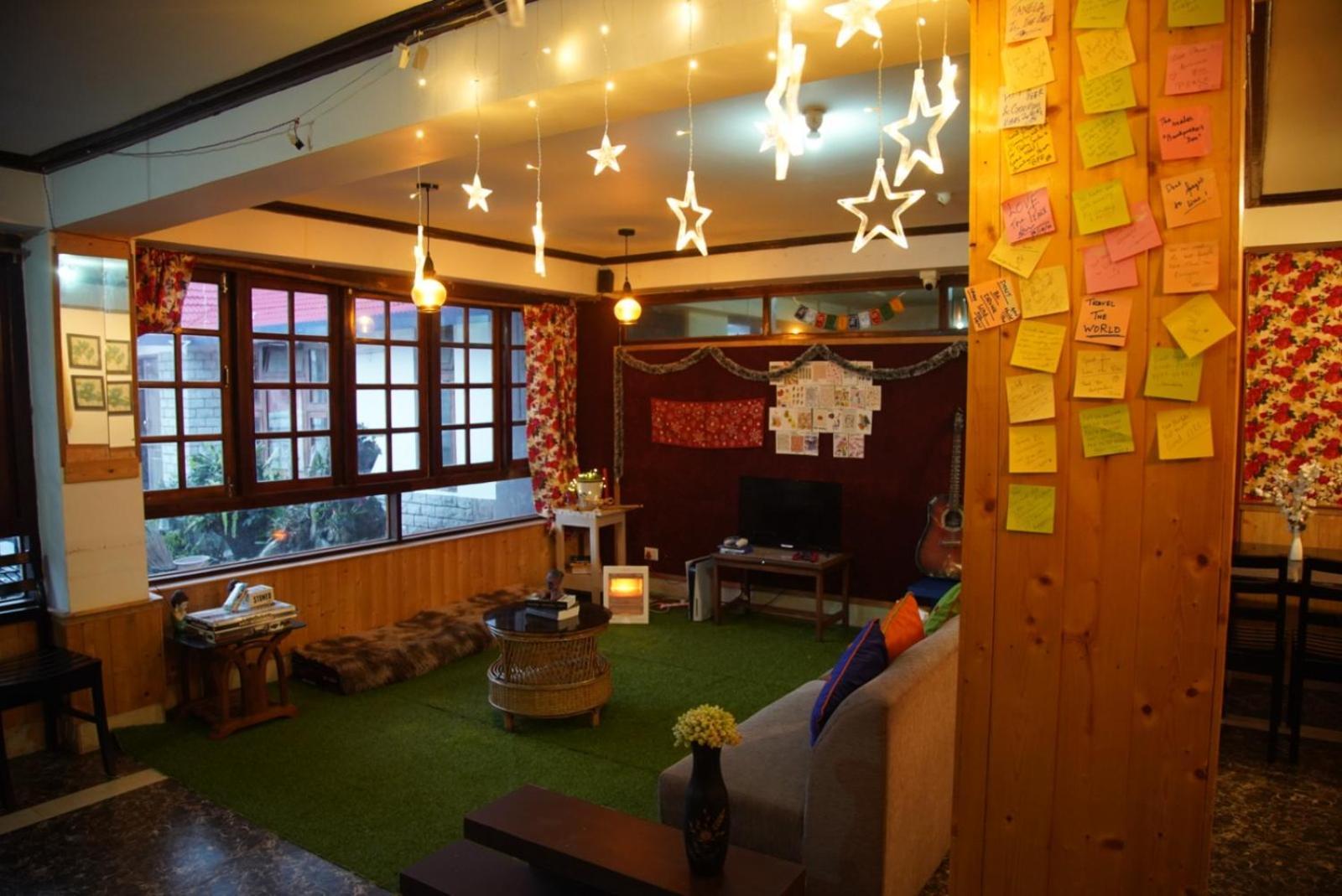 A Pousada Backpackers Den Gangtok Exterior foto